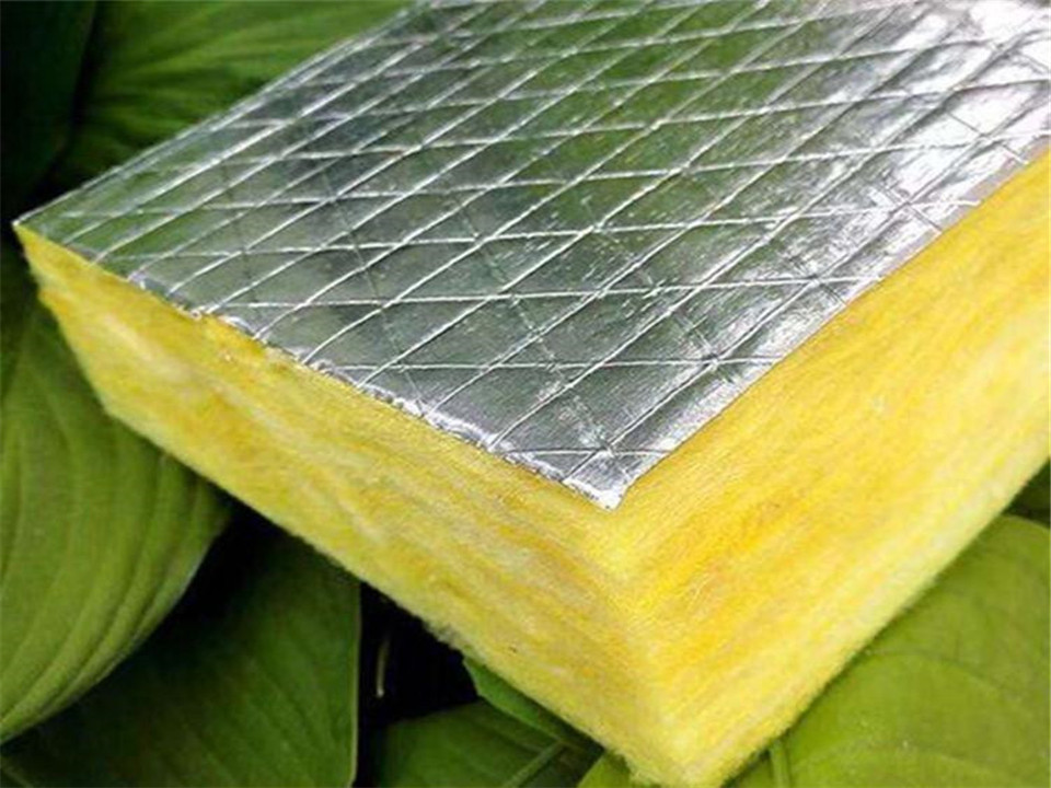 帶鋁箔玻璃棉復(fù)合彩板